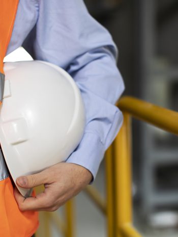Zespół specjalistów BHP pracujący nad bezpieczeństwem w firmie.