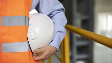 Zespół specjalistów BHP pracujący nad bezpieczeństwem w firmie.