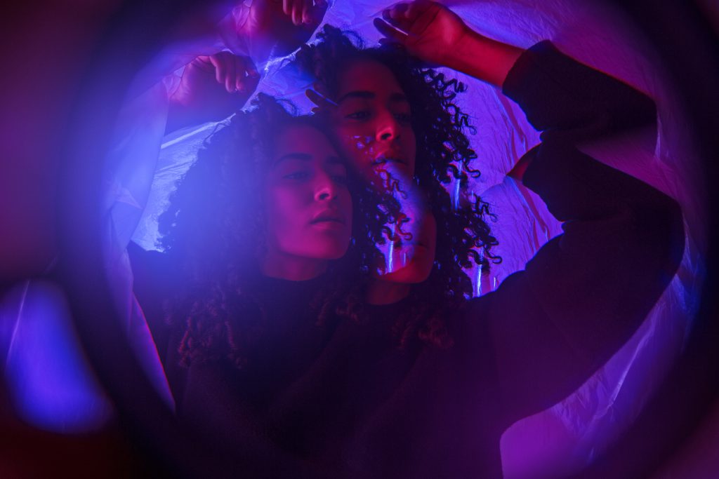 Luksusowe wnętrze i zmysłowa atmosfera wieczoru w Gentlemen’s club Kraków

