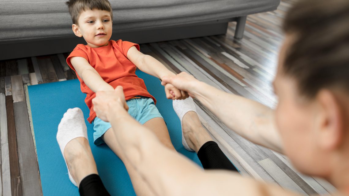 Zajęcia terapeutyczne prowadzone przez fizjoterapeutę dziecięcego w Tarnowie Podgórnym – spokojna atmosfera i indywidualne podejście.