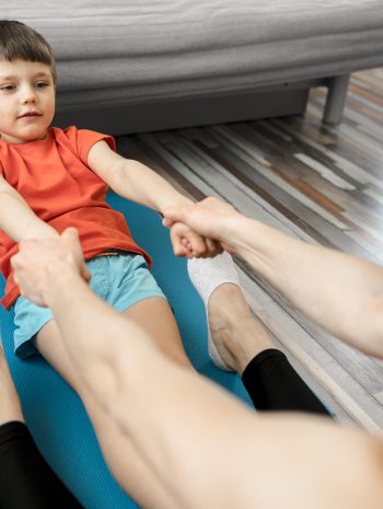 Zajęcia terapeutyczne prowadzone przez fizjoterapeutę dziecięcego w Tarnowie Podgórnym – spokojna atmosfera i indywidualne podejście.