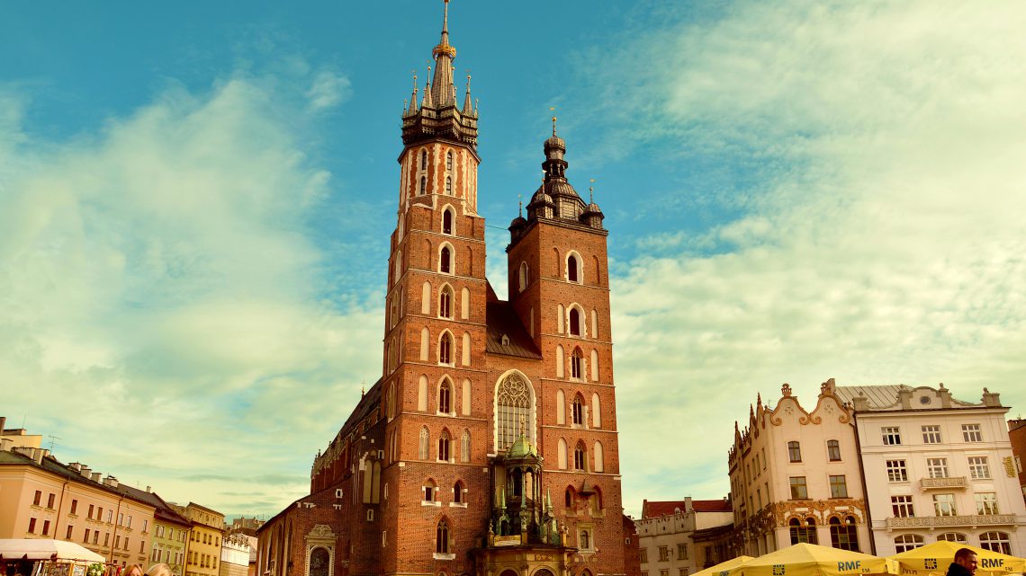 Ekstremalne atrakcje Kraków – widok na Wieże mariacką